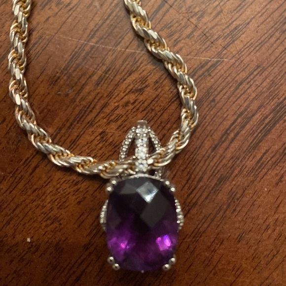 Sterling silver necklace with amethyst pendant. Excellent condition. - Picture 5 of 10